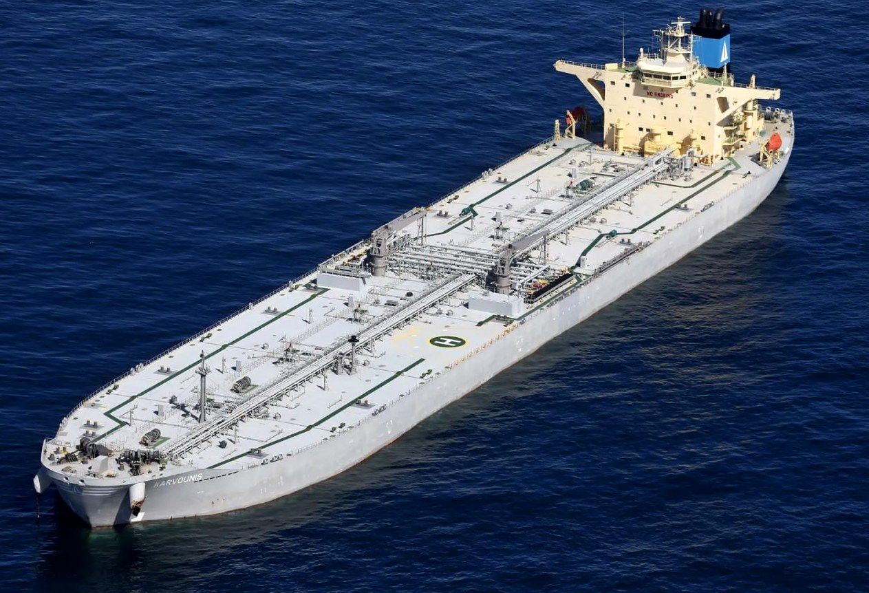 از آغاز جنگ چند نفتکش در جزیره خارک نفت بارگیری کردند؟