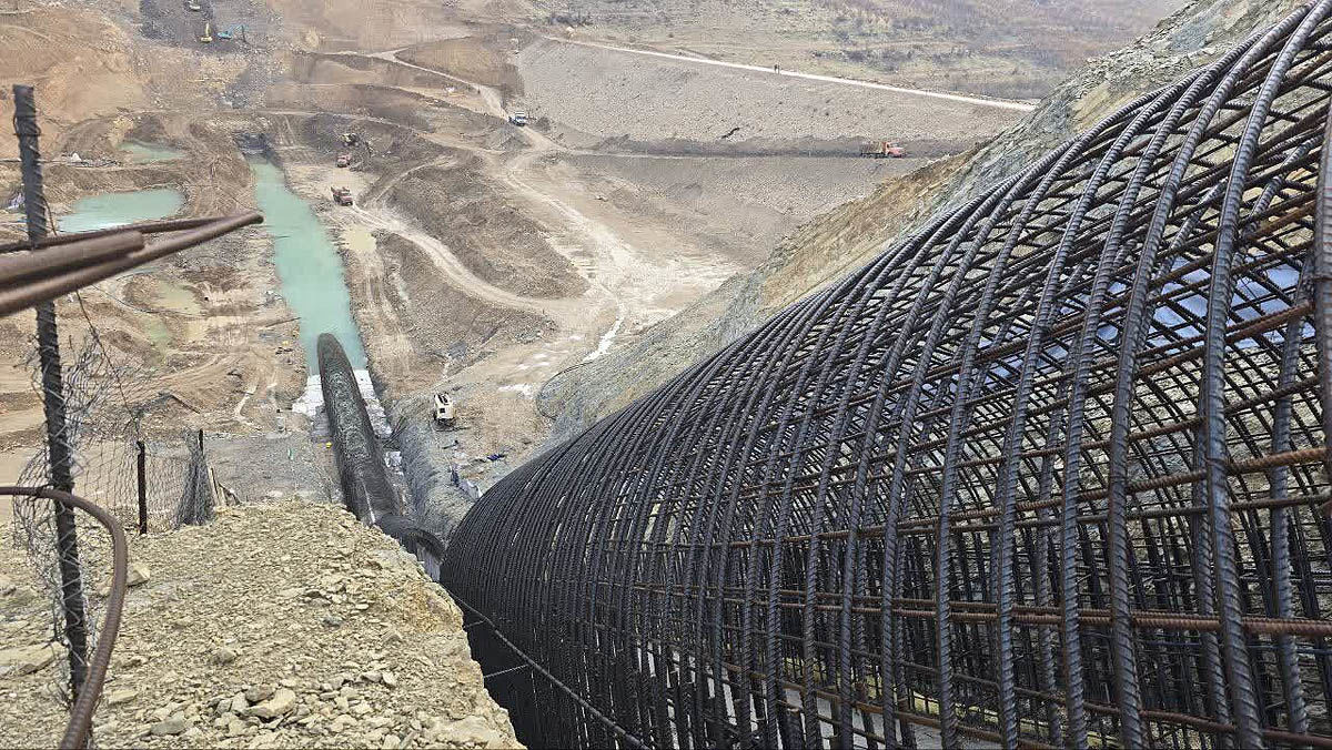 ۱۰همت برای تکمیل طرحهای آبی لرستان نیاز است