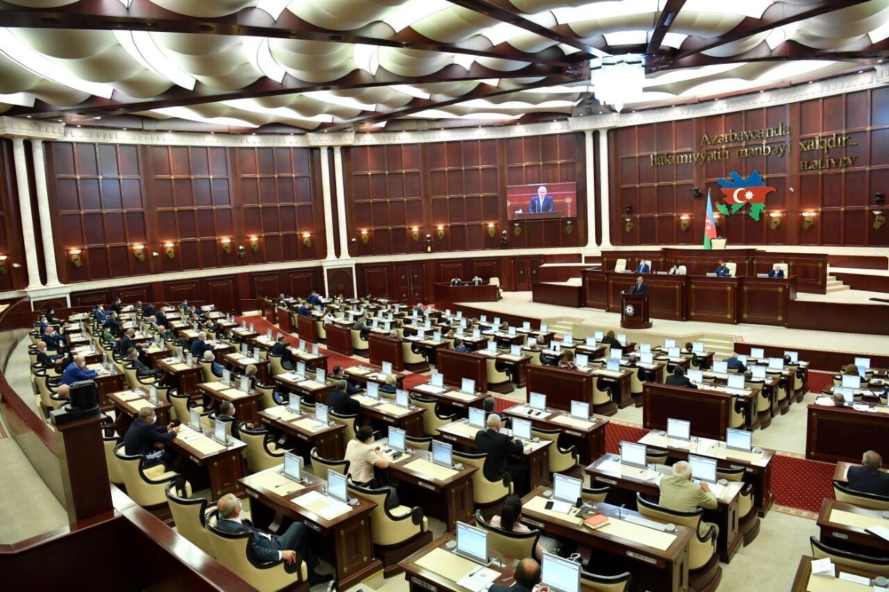 موافقت پارلمان جمهوری آذربایجان با اجرای حکومت نظامی در این کشور