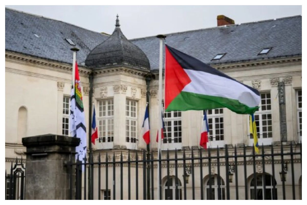 پرچم فلسطین بر فراز شهرداری‌های فرانسه برافراشته شد