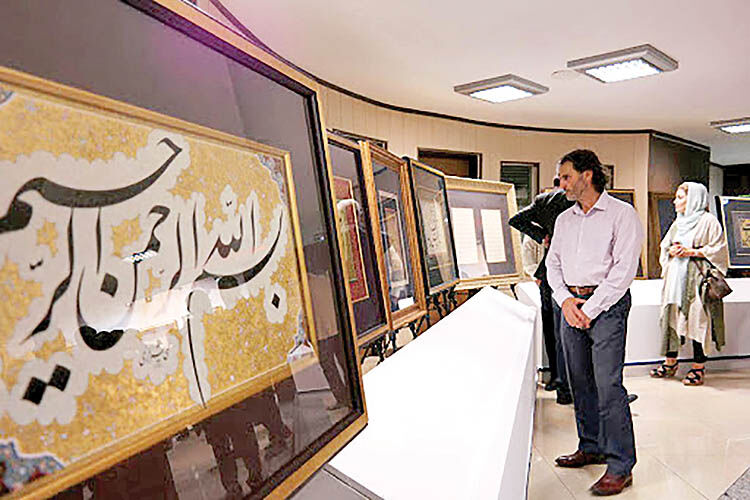 آثار استادان برجسته خوشنویسی در گالری ترانه باران