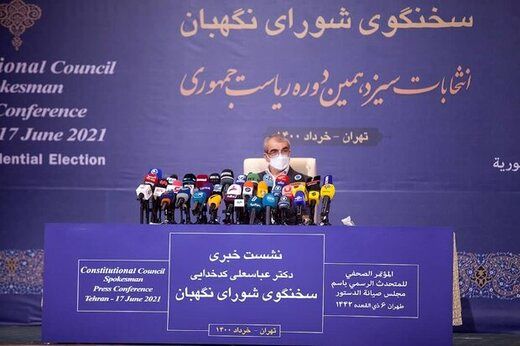 توضیح کدخدایی درباره دلیل ردصلاحیت لاریجانی و احمدی نژاد 