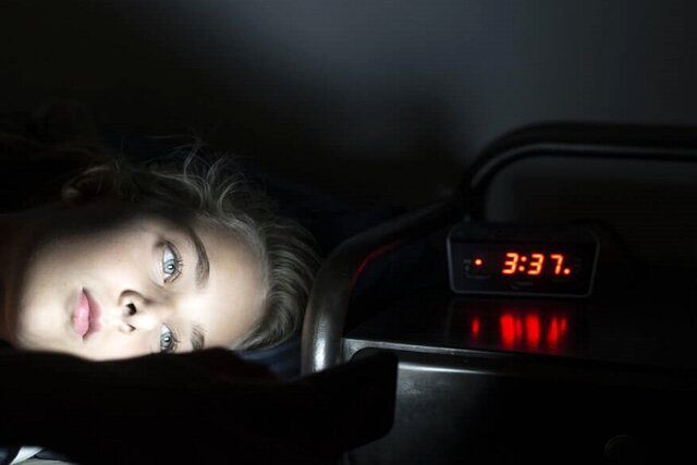 مهم‌ترین پیامدها و خطرات دیر خوابیدن چیست؟