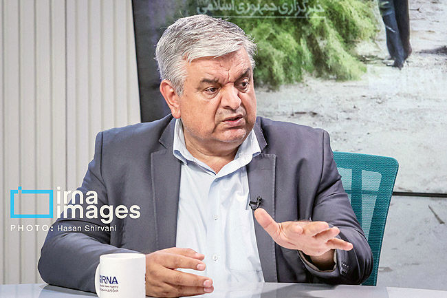 کُند کردن فرونشست در اصفهان با برقراری جریان حداقلی آب در زاینده‌رود