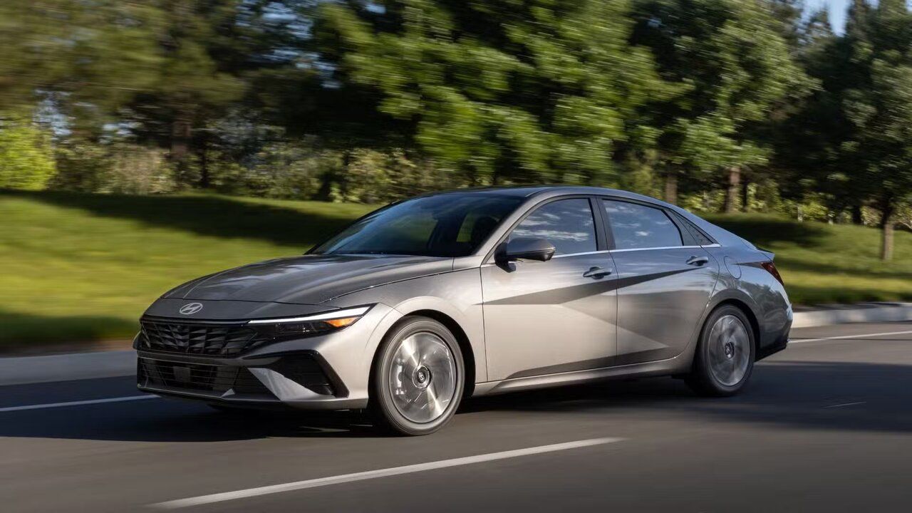 کم‌مصرف‌ترین خودروهای بنزینی و هیبریدی را بشناسید