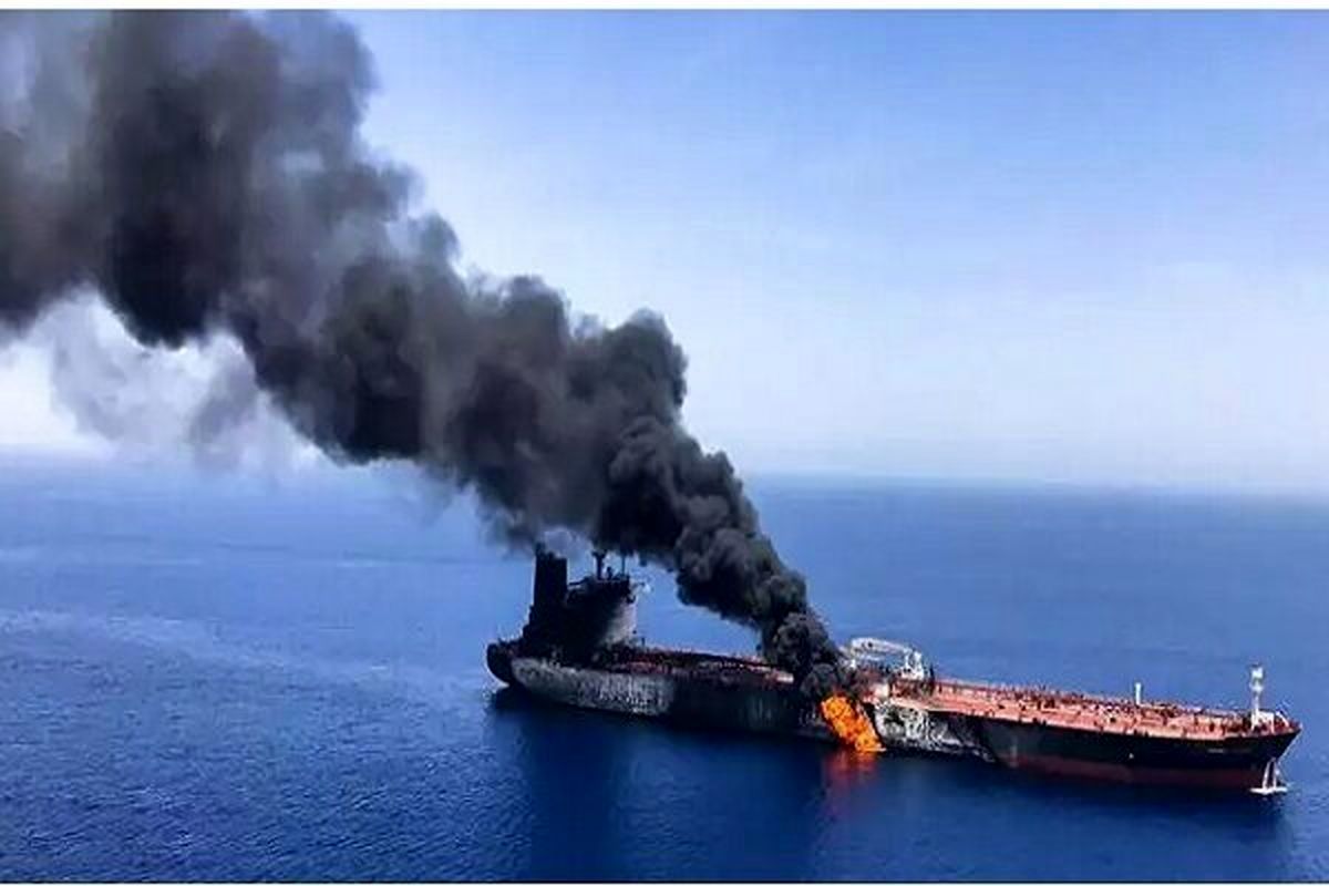 تداوم آتش‌سوزی در کشتی اسرائیلی در پی حمله یمنی‌ها