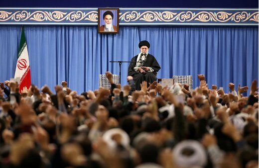 رهبر انقلاب: هرکس به ایران و امنیت آن علاقه‌مند است، باید در انتخابات شرکت کند