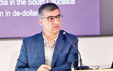 شیخ‌نشین‌ها در دو راهی