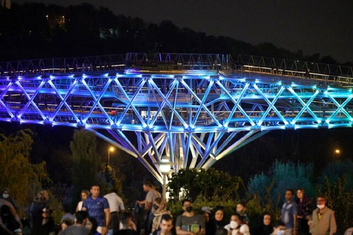  امشب در پل طبیعت تهران چه خبر است ؟ 