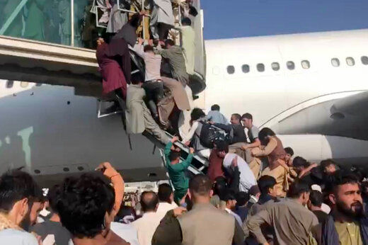 تیراندازی در فرودگاه کابل/ اجسادی که به حال خود رها شده‌اند