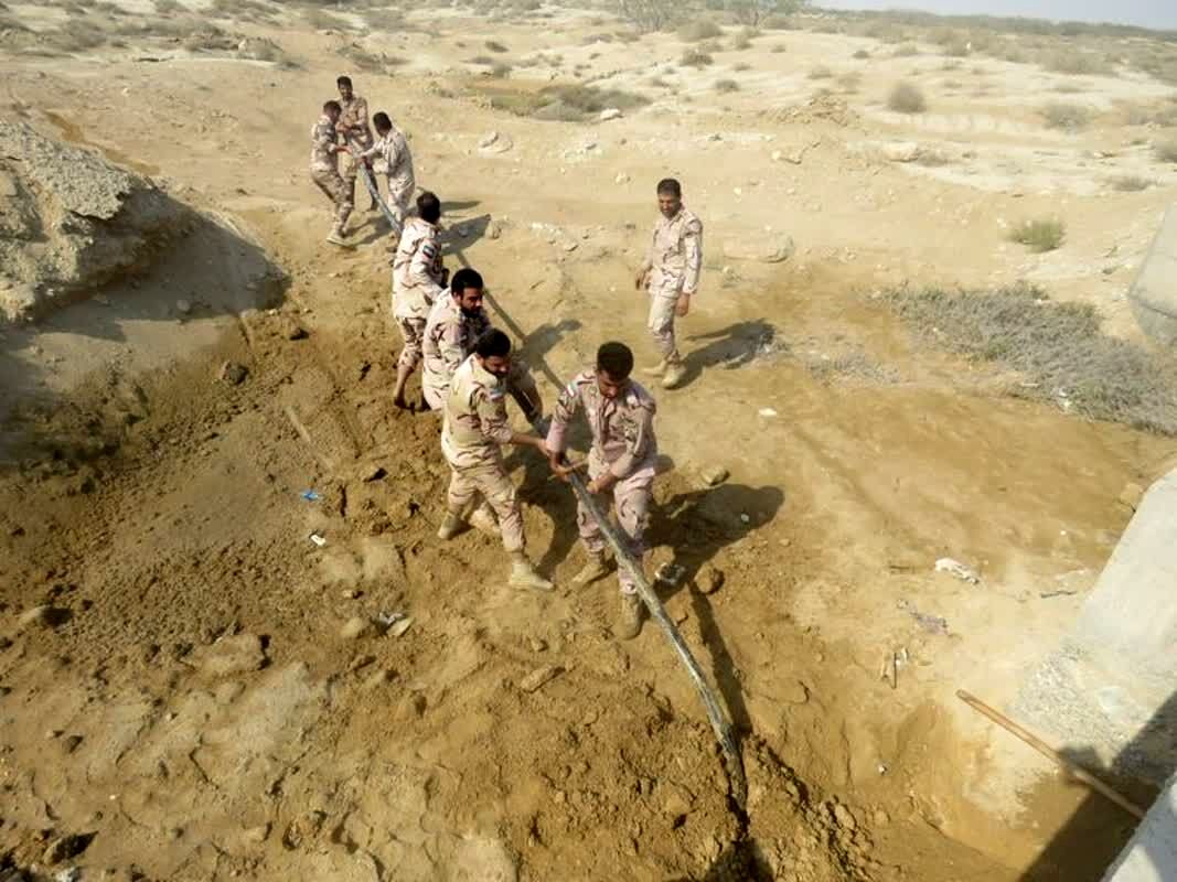 لوله‌کشی کیلومتری برای قاچاق سوخت / توضیحات مرزبانی درباره ترفند قاچاقچیان برای انتقال سوخت به شناور‌ها