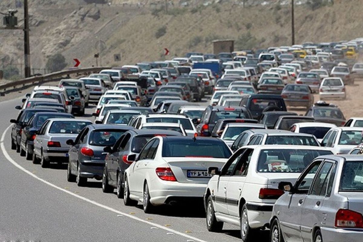ترافیک سنگین در جاده چالوس/ مسافران بخوانند