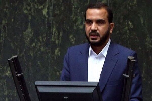 حمله نماینده مجلس به تاج/ به جای اینکه عذرخواهی کند، با تفاخر با مردم برخورد می‌کند