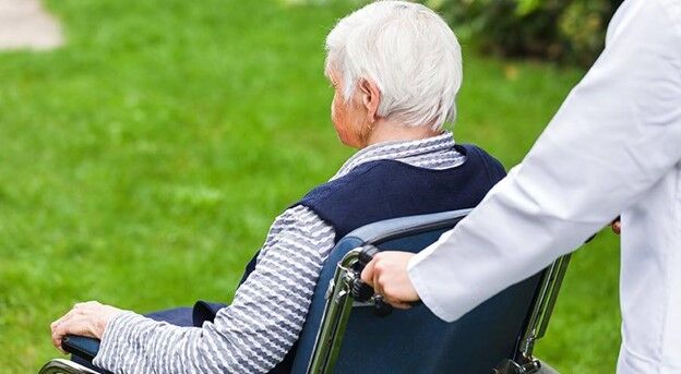 قیمت خانه سالمندان: چگونه هزینه های خانه سالمندان را پرداخت کنیم؟