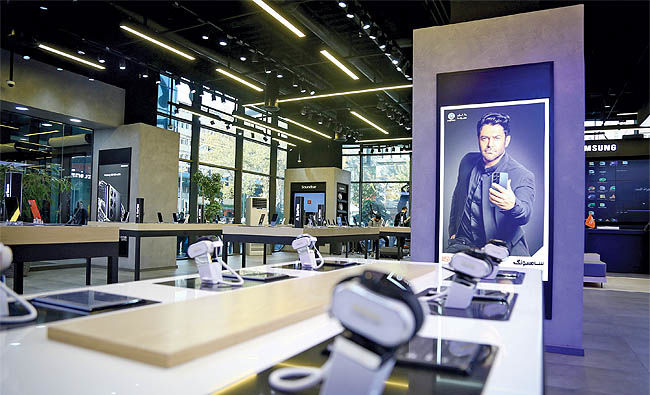 بزرگ‌ترین فروشگاه موبایل سامسونگ در تهران افتتاح شد