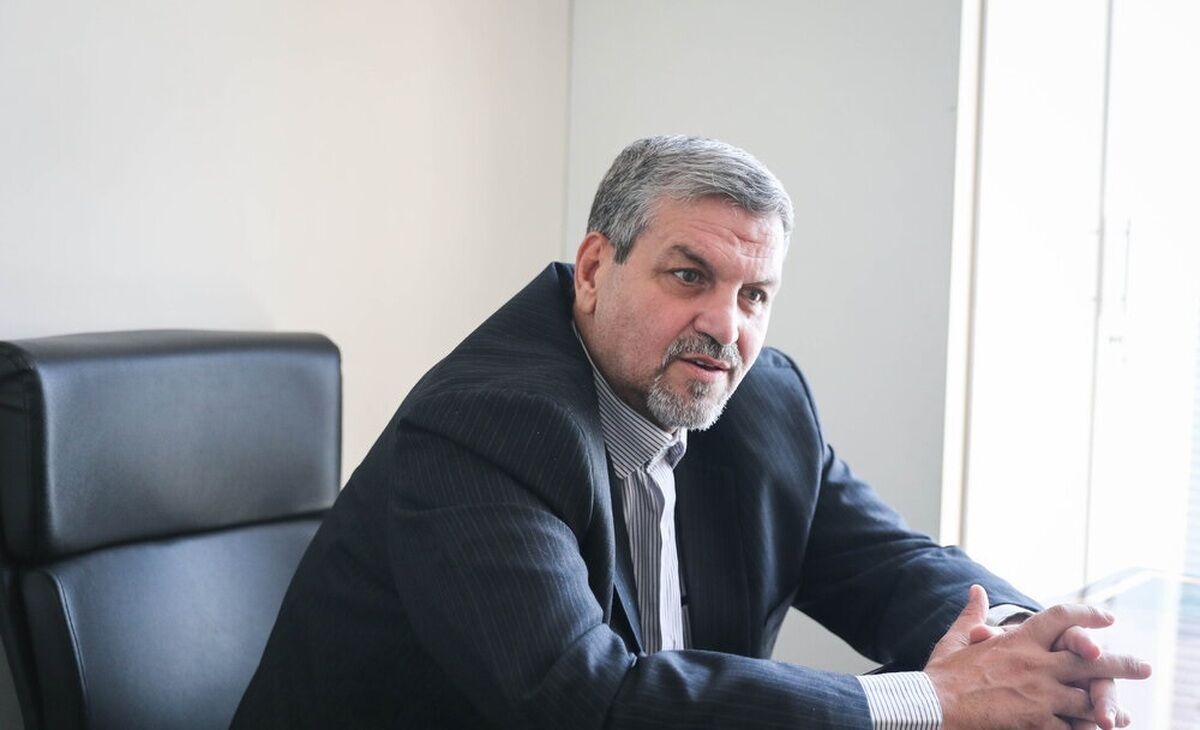 انتقاد کواکبیان از برگرداندن هواپیمای خانواده علی دایی/ مگر ریگی را می خواستید بگیرید؟