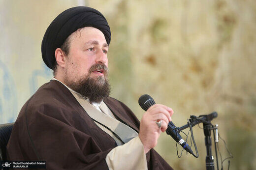 حضور سید حسن خمینی در منزل مرحوم حسین عبداللهی+عکس