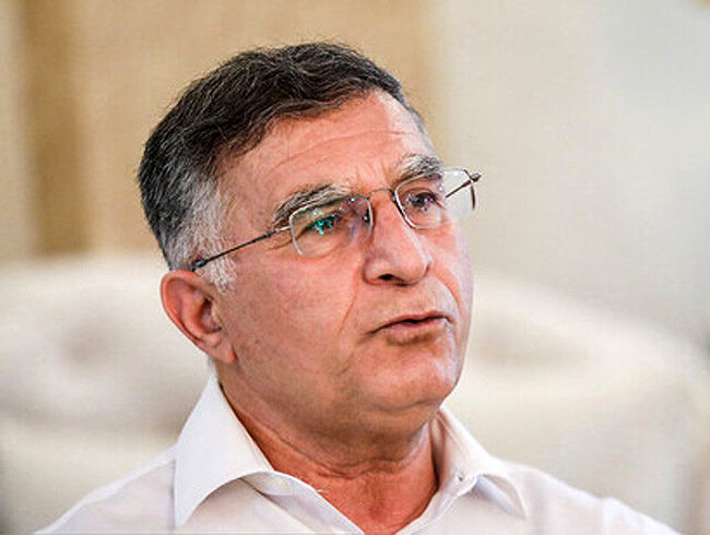 قلعه‌نویی نباید مقابله کند