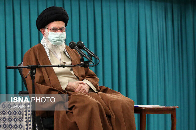 دیدار جمعی از پرستاران و خانواده شهدای سلامت با رهبر انقلاب