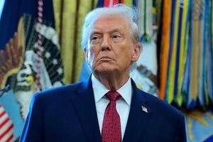 ترامپ احتمالاً جنگ با ایران را تشدید می‌کند و خطر «رکود تورمی دهه ۷۰» را به جان می‌خرد