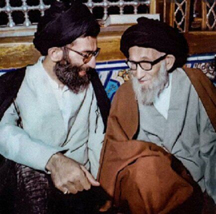 حضور رهبر معظم انقلاب بر مزار پدرشان در حرم رضوی+عکس