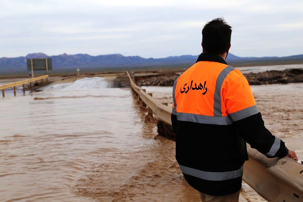 طغیان رودخانه این راه ارتباطی را بست