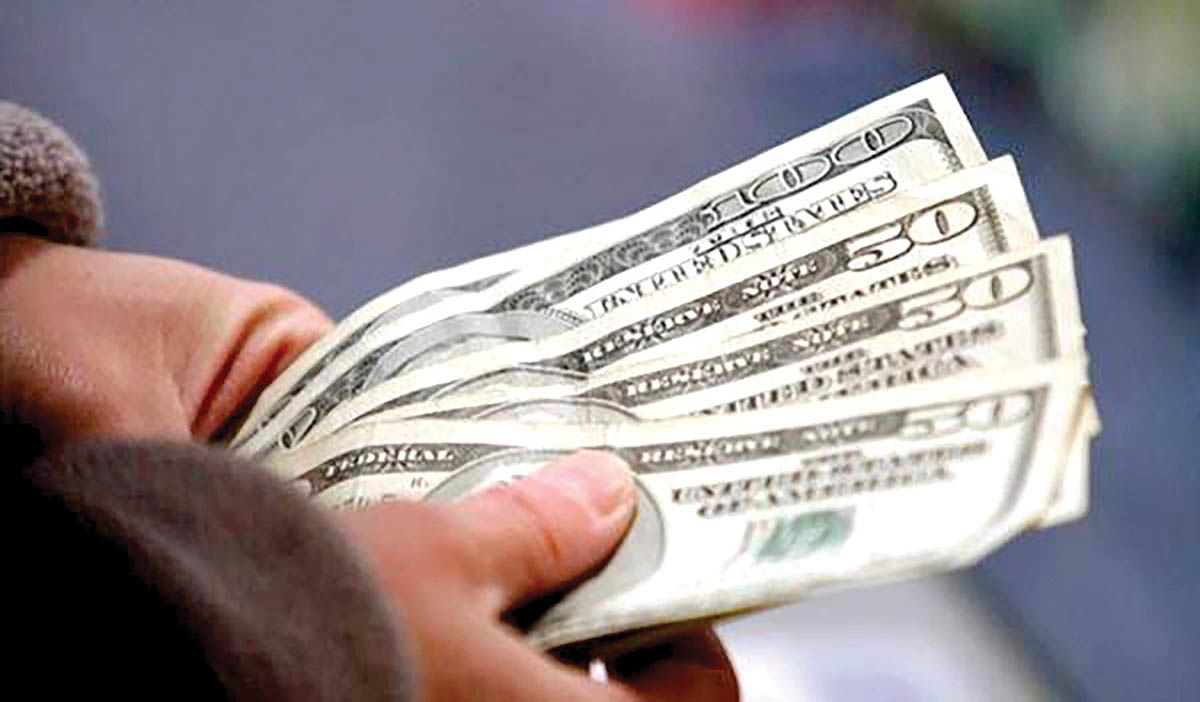 شروع کم‌رمق دلار در آذر