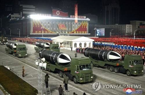 رایزنی وزرای خارجی آمریکا، ژاپن و کره جنوبی درباره خلع سلاح اتمی کره شمالی