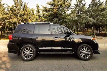 توقیف یک خودروی 200 میلیاردی قاچاق / پلاک جعلی از آب درآمد