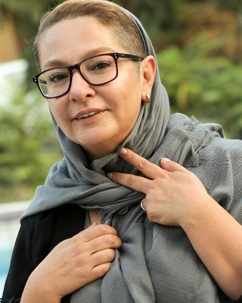 لاله صبوری روی تخت بیمارستان/ ببینید سارقان با او چه کردند + عکس