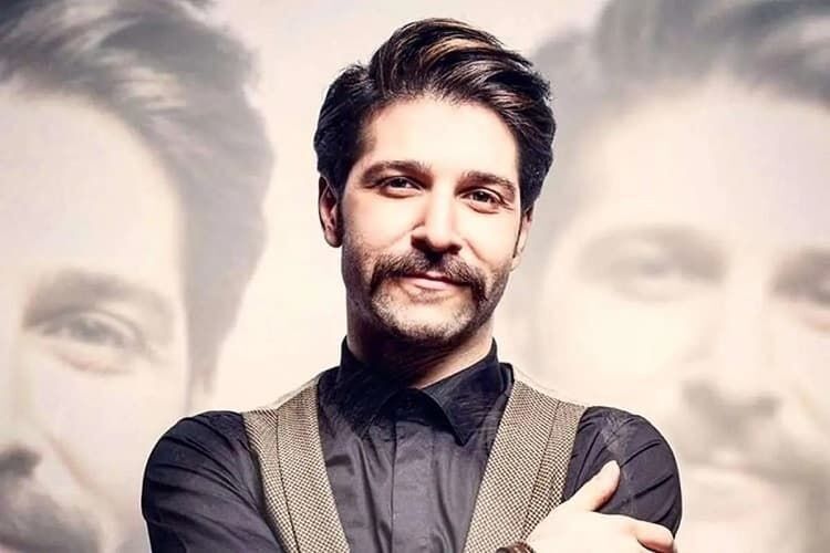  قطعه جدید حمید هیراد برای نخستین بار در مراسم تشییع او پخش شد+فیلم