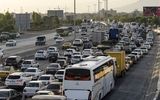 ترافیک سنگین در محور کرج به قزوین/ معطلی سه ساعته مسافران را کلافه کرد