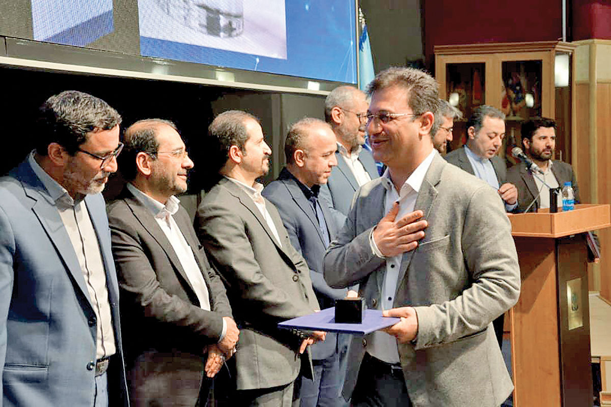 گروه زر در جمع برگزیدگان توسعه فناوری ایران