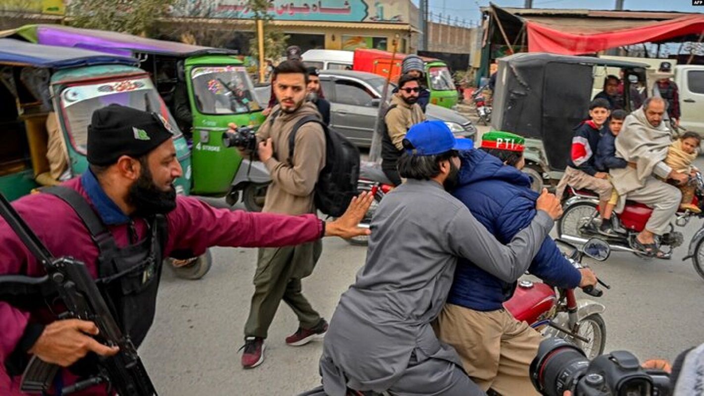  پاتک پلیس پاکستان به حامیان عمران‌ خان 