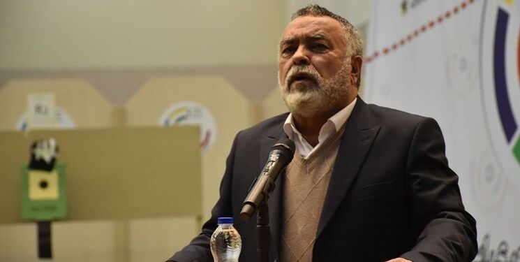 کسانی که نیروهای ارزشی را زیر سؤال می‌برند از منافقان پیروی می‌کنند