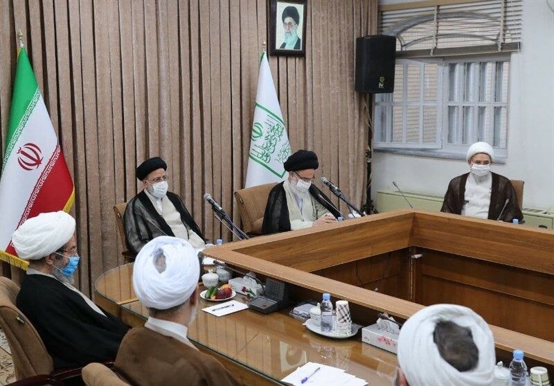 دیدار رئیسی با اعضای جامعه مدرسین حوزه علمیه قم