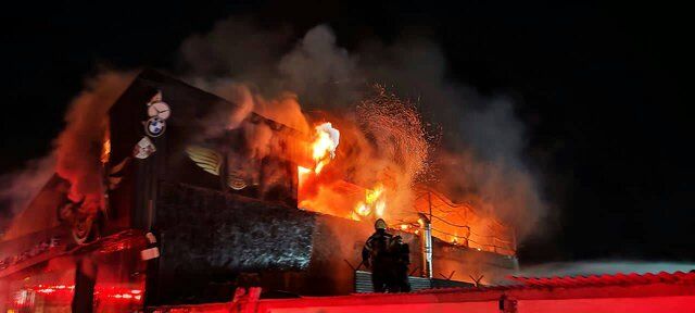 آتش‌سوزی گسترده در یک مجتمع تعمیرگاهی در شمال شرق تهران+عکس و جزئیات