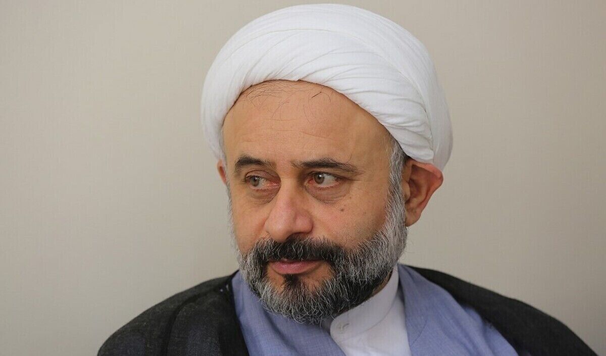 عکسی از پوشش متفاوت روحانی معروف