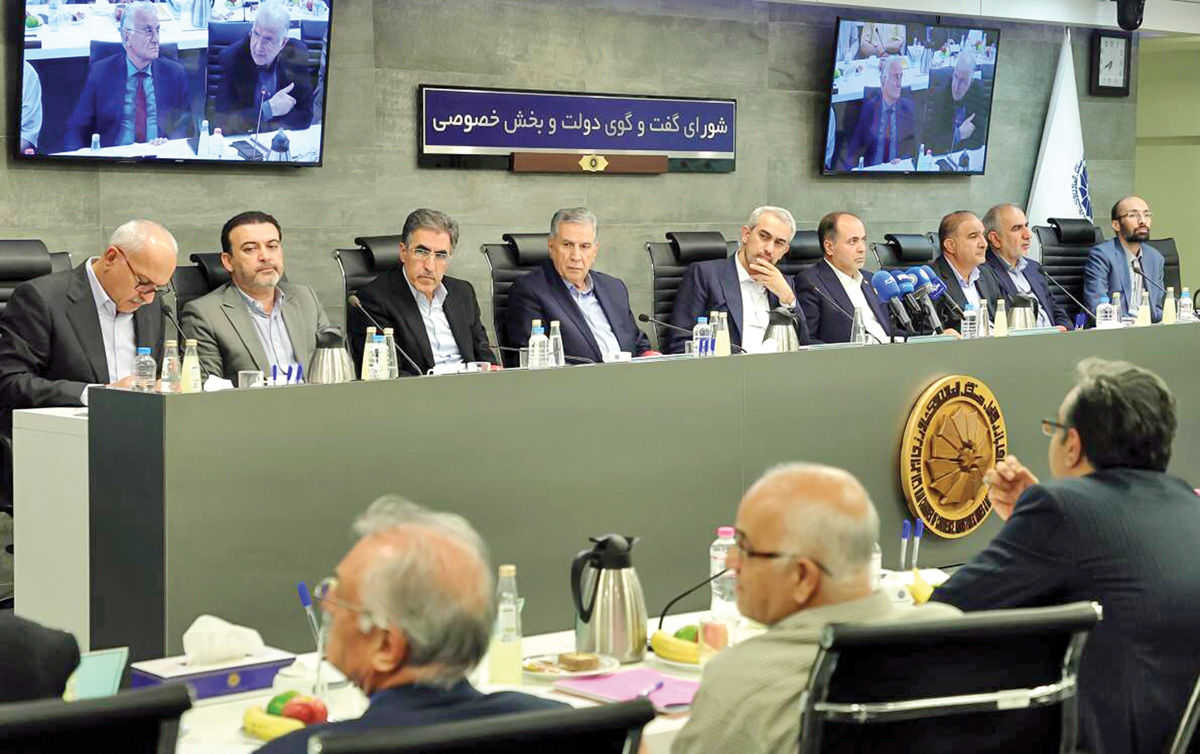 وزیر اقتصاد: تورم منحصرا در اختیار بانک مرکزی است
