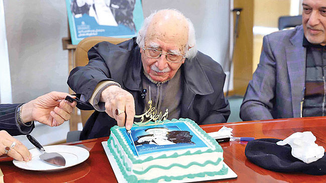  آدم از کتاب‌های درسی خجالت می‌کشد!