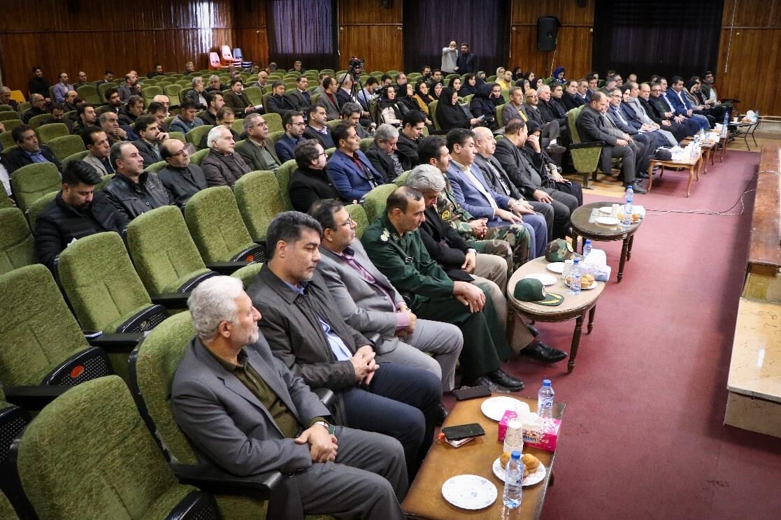 همایش وفاق ملی و سرمایه گذاری برای تولید در مرند برگزار شد