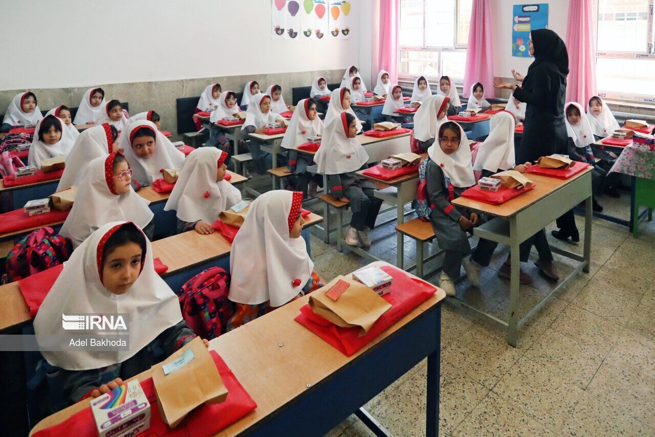 مدارس اول مهر امسال مجازی می‌مانند یا حضوری می‌شوند؟/ وزیر آموزش و پرورش پاسخ داد