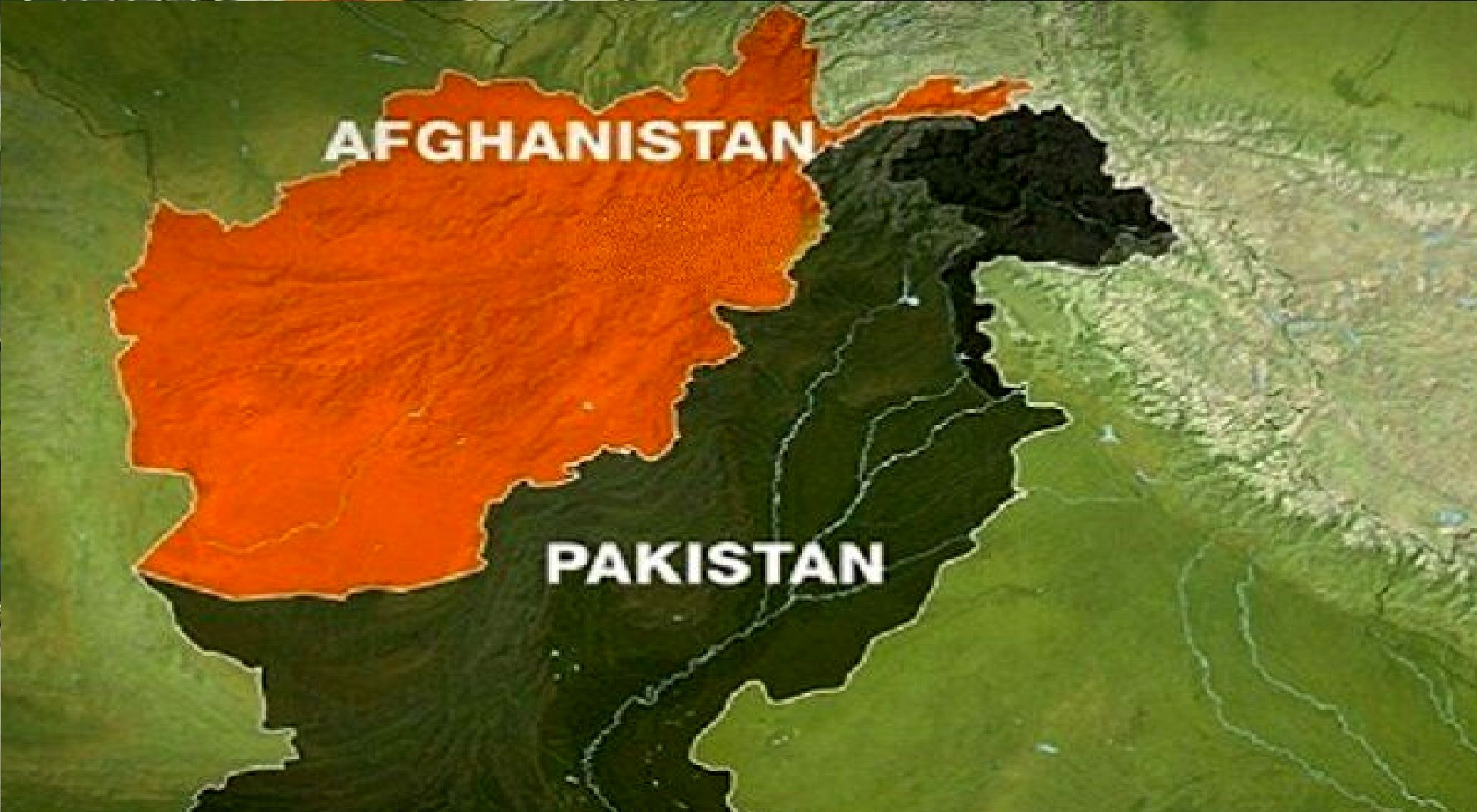 درگیری شدید بین نیروهای افغانستان و پاکستان/صدای سلاح‌های سنگین شنیده می‌شود