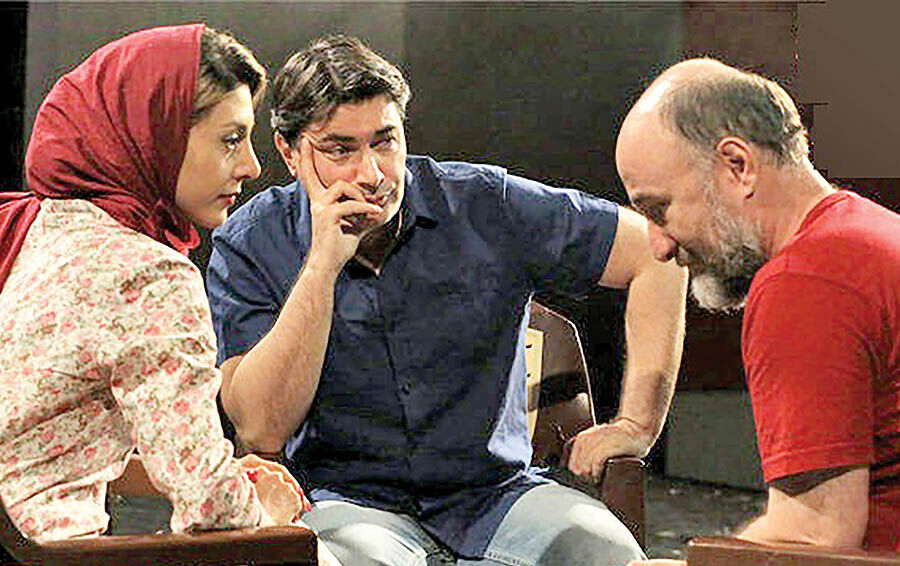 حضور پارسا پیروزفر در نمایش «یک روز تابستانی» 