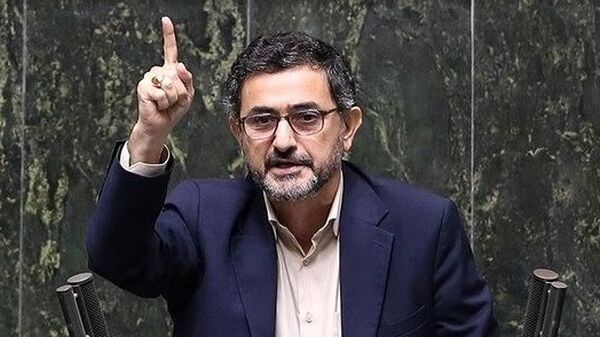 اظهارات جنجالی استاندار مازندران درباره حجاب/ یک نماینده مجلس: تو غلط کردی.../ اگر دربان استانداری بودم نمی‌گذاشتم وارد ساختمان استانداری بشوی!