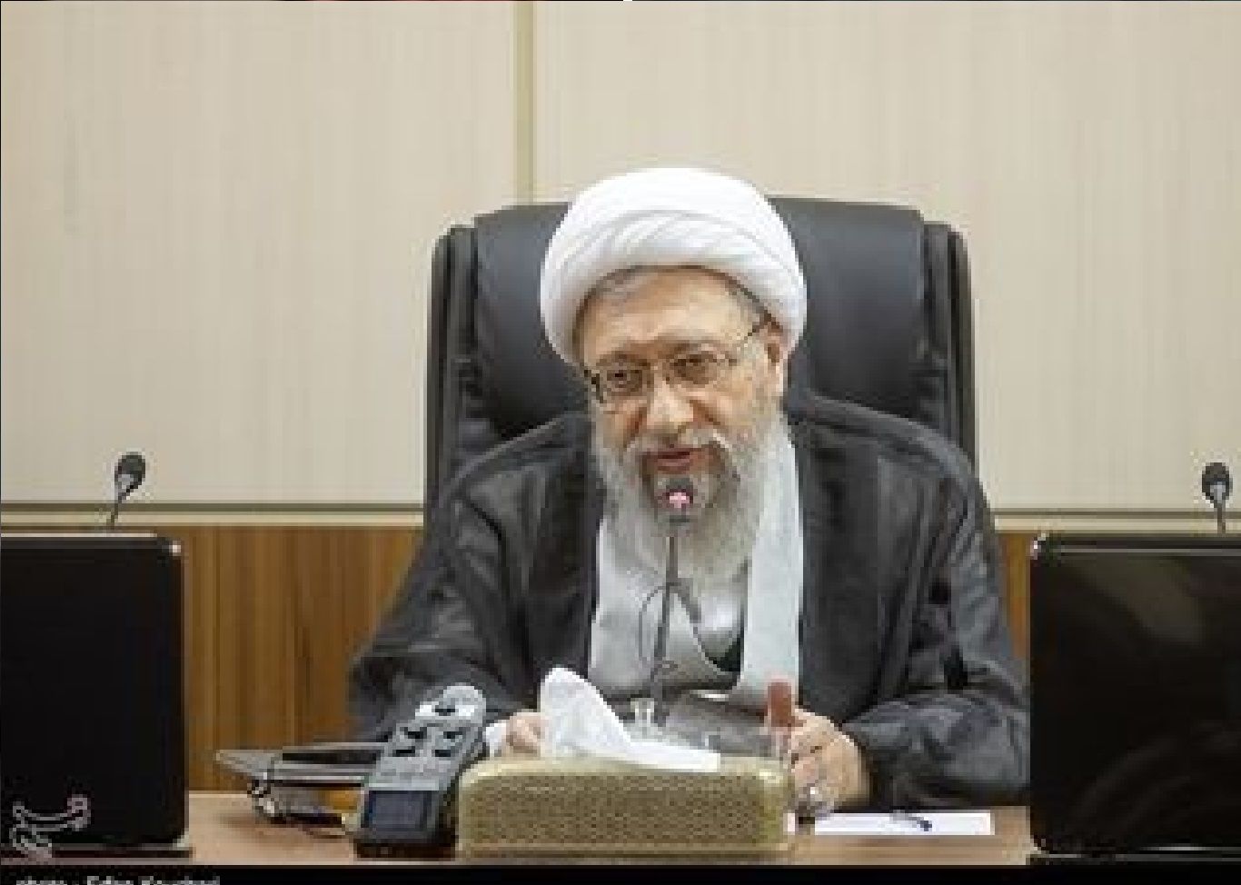 پیام تسلیت آملی‌لاریجانی برای درگذشت احمد توکلی