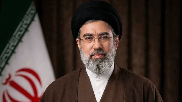 مروری بر زندگی و فعالیت‌های آیت‌الله سیدمجتبی خامنه‌ای+اینفوگرافی