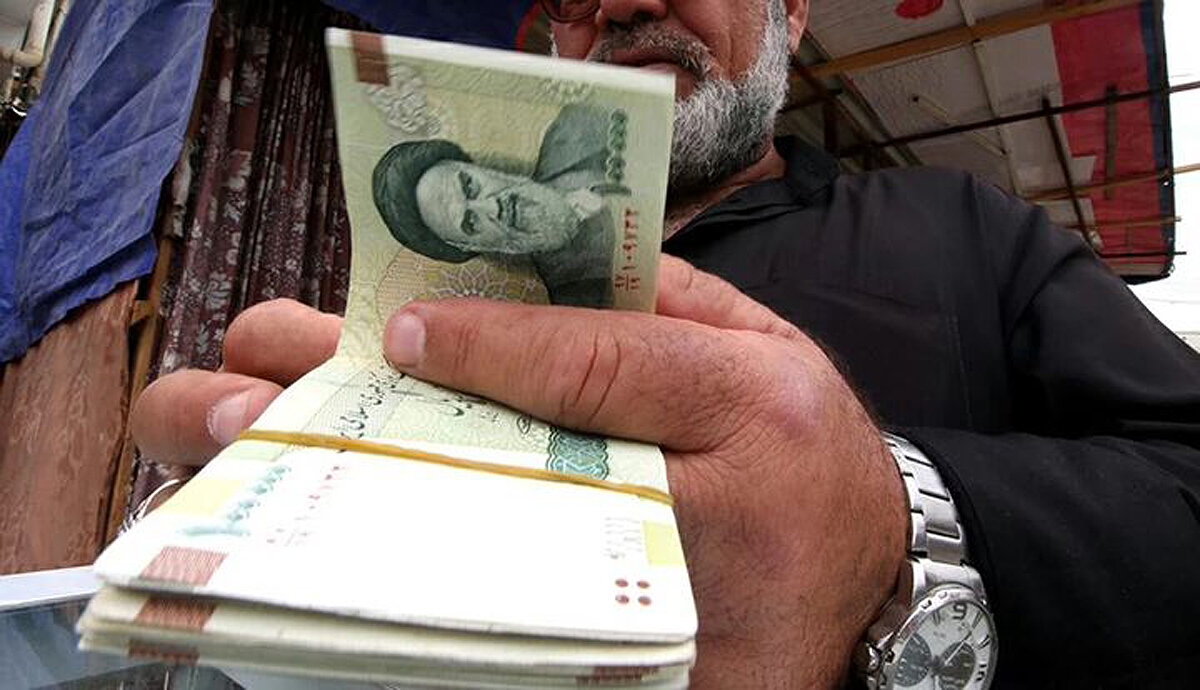 کاهش شدید اسکناس در دست اشخاص