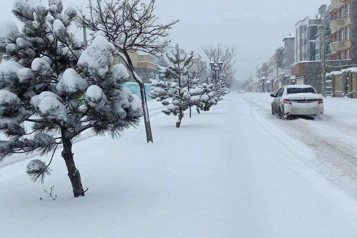 نخستین برف زمستانی در این استان / سرما و یخ‌بندان در راه است