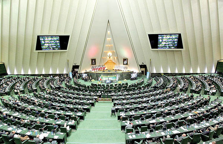 ادبیات نامتعارف در بهارستان 